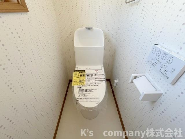 ●茅ヶ崎市南湖5丁目　中古戸建のトイレ|白を基調とした清潔感のあるトイレ◇