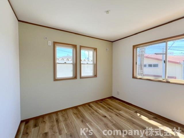 ●茅ヶ崎市南湖5丁目　中古戸建の寝室|洋室5.2帖◇主寝室にもお勧めです◇