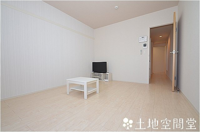 中間市岩瀬西町のアパートの洋室