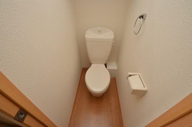 レオパレスローリス八幡のトイレ