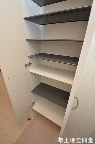 北九州市八幡西区高江４丁目のアパートの玄関