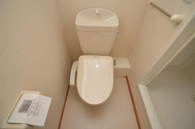北九州市八幡西区東折尾町のアパートのトイレ