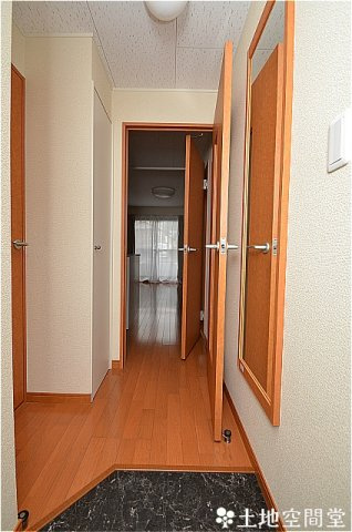 北九州市八幡西区市瀬２丁目のアパートの玄関