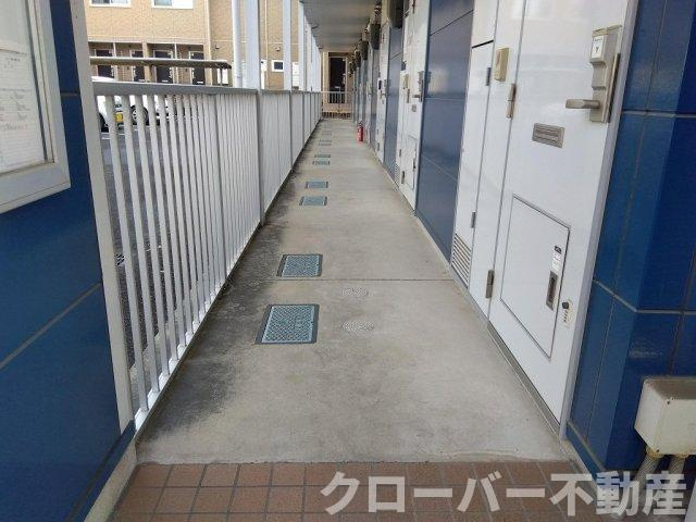 レオパレスウィスタリア坂出のロビー