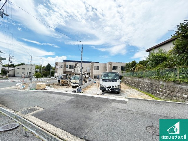 ●12(土)13(日)現地説明会　奈良市中山町　第16期　全3邸の外観|建築中ですが現地を見ると分かる事もございますので、ぜひ一度現地をご覧ください。