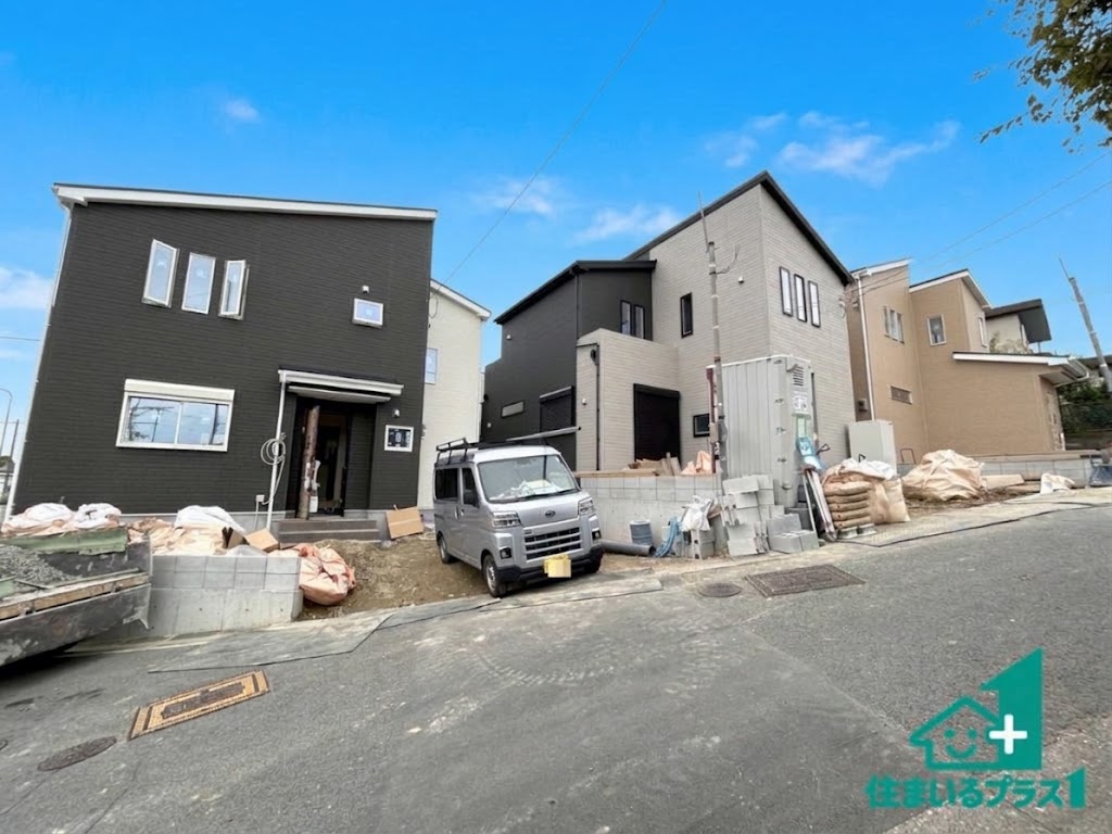 ●31(土)1(日)3(祝)現地説明会　奈良市中山町　第16期　全3邸の外観|建築中ですが現地を見ると分かる事もございますので、ぜひ一度現地をご覧ください。