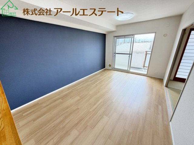 サンロイヤル加古川リバージュⅢ号館　　中古マンションの居間・リビング