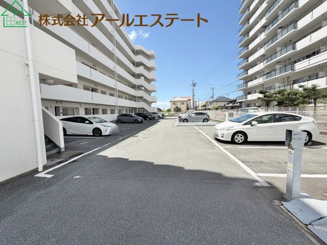 サンロイヤル加古川リバージュⅢ号館　　中古マンションの駐車場