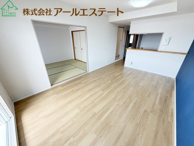 サンロイヤル加古川リバージュⅢ号館　　中古マンションの居間・リビング