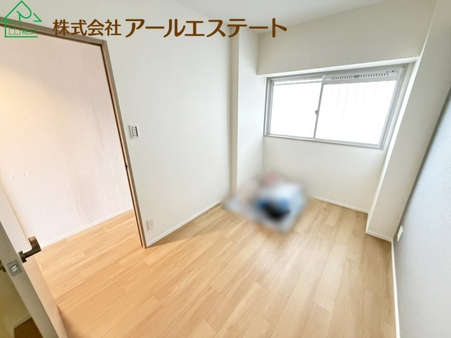 サンロイヤル加古川リバージュⅢ号館　　中古マンションの洋室