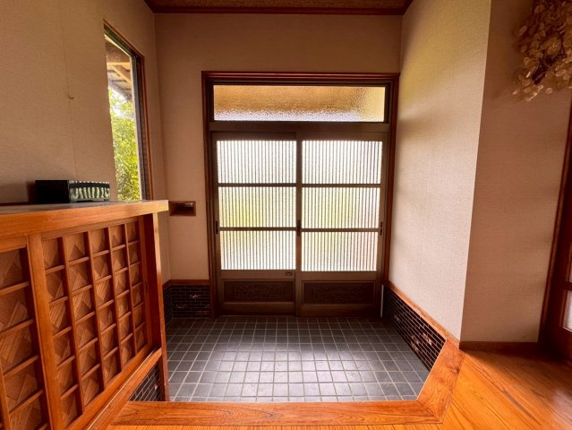 【玄関】 | 上伊那郡箕輪町　中古戸建