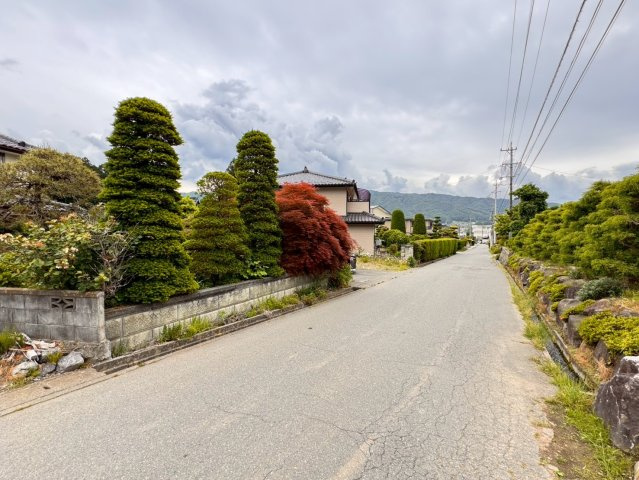 【前面道路含む現地写真】 | 上伊那郡箕輪町　中古戸建