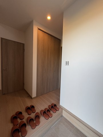 橿原市中町　新築未入居の玄関
