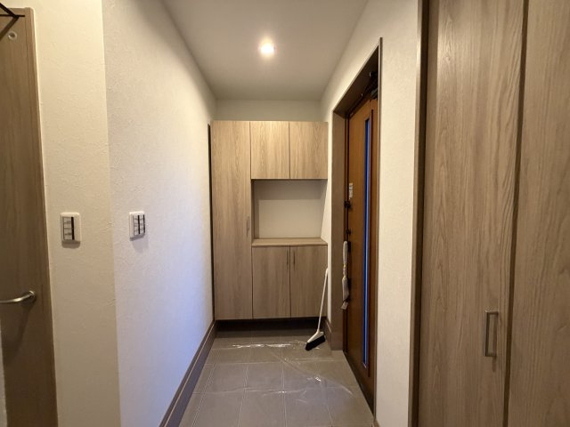 橿原市中町　新築未入居の玄関|大容量収納できるシューズボックス付き