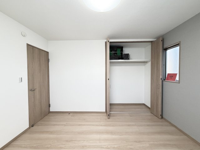 橿原市中町　新築未入居の寝室|洋室7帖　収納付き