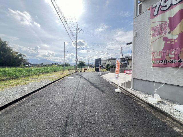 橿原市中町　新築未入居の前面道路含む現地写真