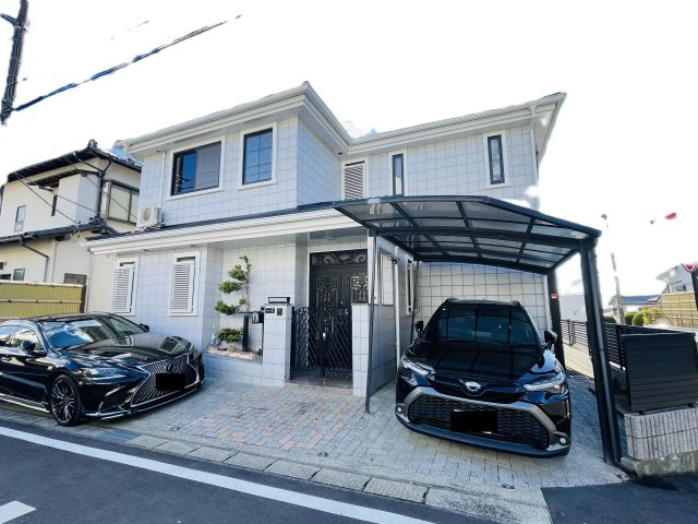 【外観】 | 三島市富士ビレッジ　中古戸建 | 落ち着いた住環境♪４LDK♪大理石の床♪床暖房♪カーポート♪