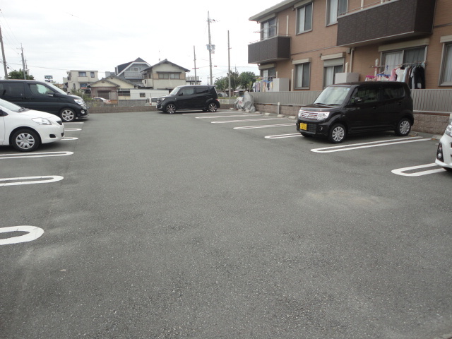 シャーメゾン花水木の駐車場