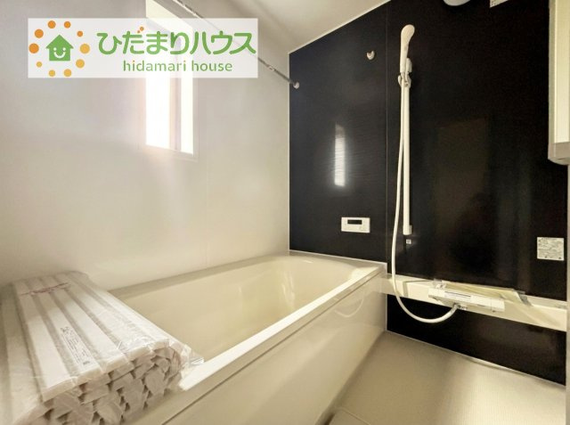 【浴室】 | かすみがうら市下稲吉第15　新築戸建　5号棟 | 大人が足を伸ばしても十分な広さ！一人でゆっくりくつろぐ時間も大切です！