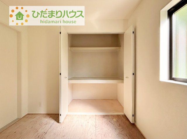 【収納】 | かすみがうら市下稲吉第15　新築戸建　5号棟 | 和室の収納は横開きクローゼット！
しまった物の出し入れも楽々です(^^)