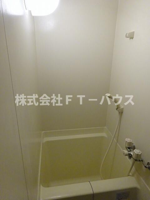 ２０ＢＯＸ弐番館（Ｋ－０６２）の浴室