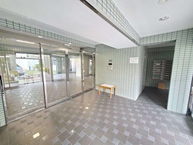 ドミール西船橋のエントランス