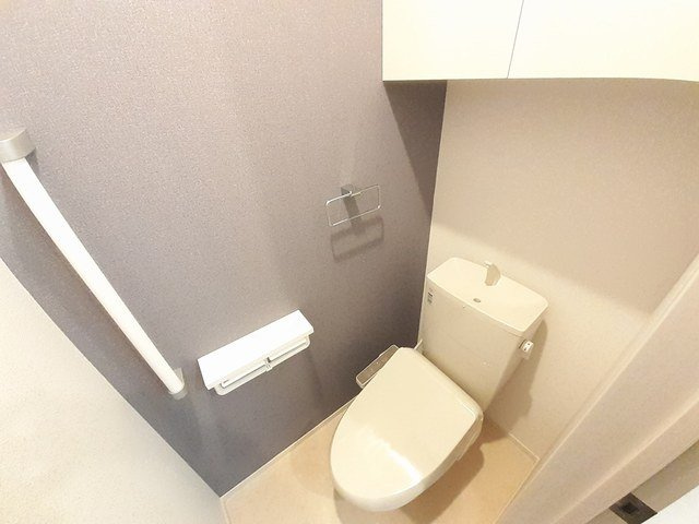 フェニックスＢのトイレ|温水洗浄便座付きです。