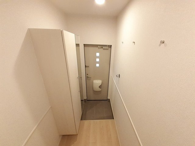 フェニックスＢの玄関|大型のシューズボックスで靴をたくさん収納できます。