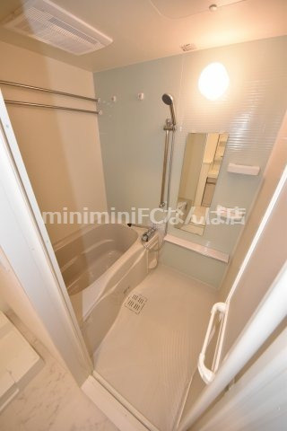 ラ・フォルム鎗屋町の浴室|階数により建具などの色が違います