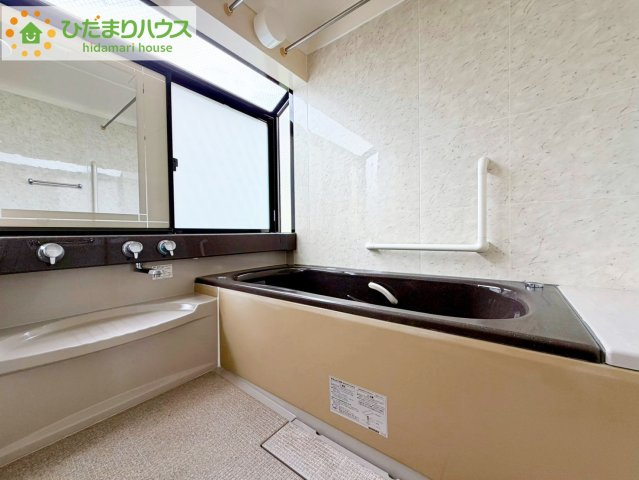 常陸太田市薬谷町　中古戸建の浴室|浴室には手すりが付いているので、ご年配の方にも安心です☆彡