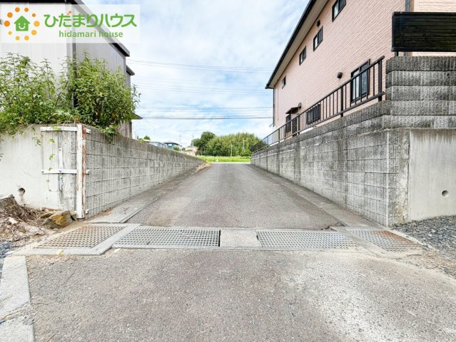 常陸太田市薬谷町　中古戸建の前面道路含む現地写真|閑静な住宅地で叶える穏やかな新生活☆彡