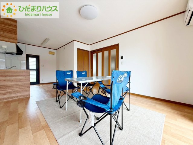 常陸太田市薬谷町　中古戸建の居間・リビング|お子様が元気に遊べる広々としたリビングです。
