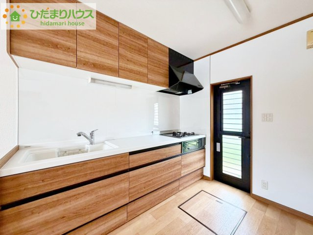 常陸太田市薬谷町　中古戸建のキッチン|ご家族と会話しながら、お料理だって出来ちゃいます☆彡