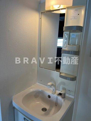モダナーク　BRAVI不動産の洗面所|【モダナーク】