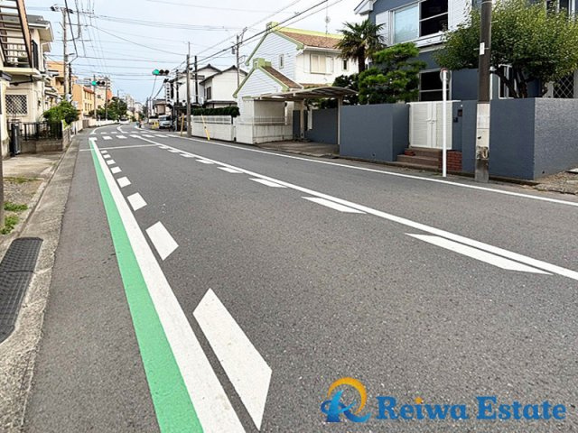 中古戸建　茅ヶ崎市浜須賀の前面道路含む現地写真