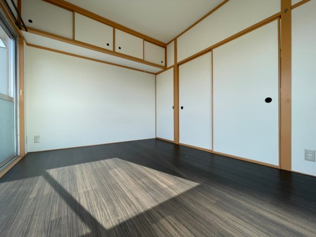シャトー五色山の洋室