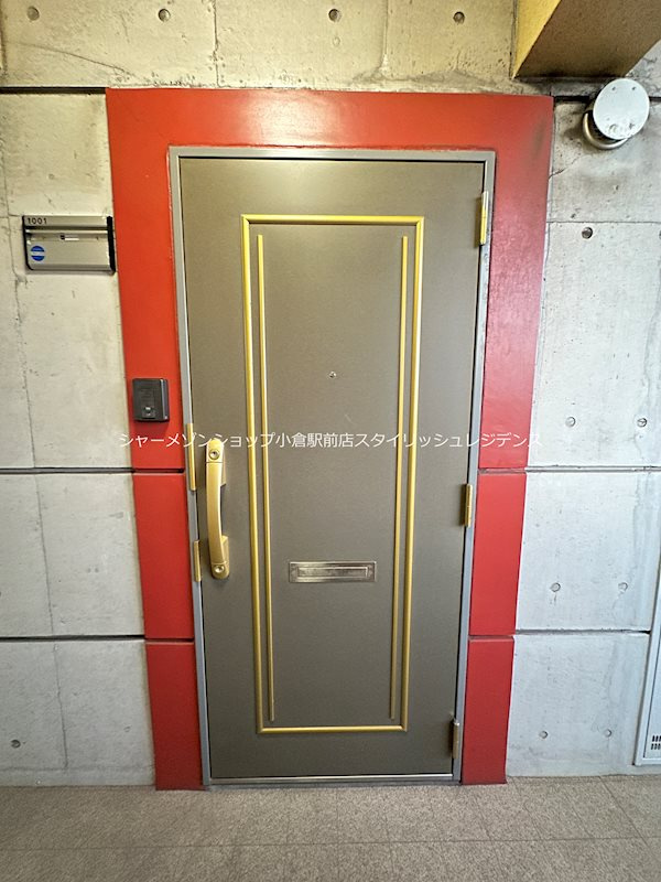浅野ベイタワーの玄関