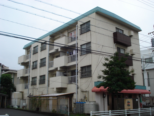やなせハイツの外観