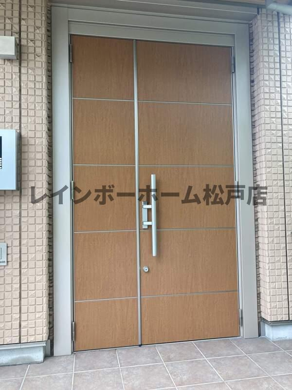 branche 弐番館のエントランス
