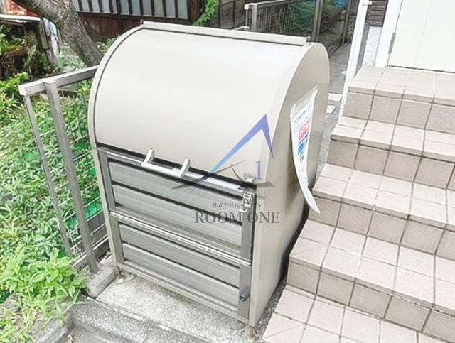 シャーメゾン赤羽のその他共用部分|敷地内ゴミ置き場です。