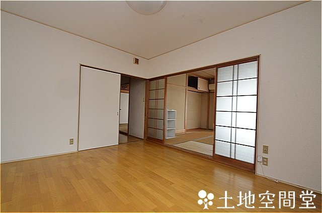 瀬板　貸家　平屋の洋室