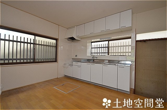 瀬板　貸家　平屋のキッチン|キッチン新品