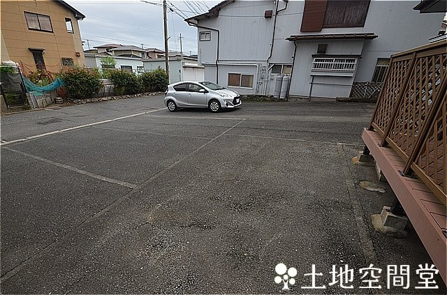 白野江貸家　の駐車場