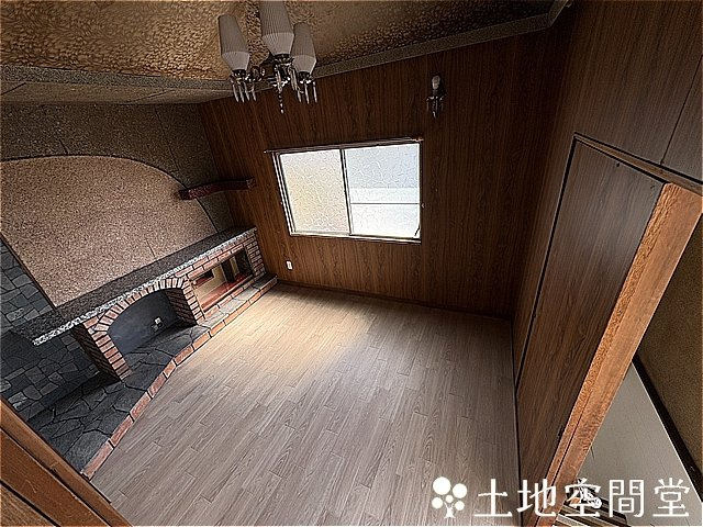 町上津役西３丁目　貸家の洋室|2階洋室