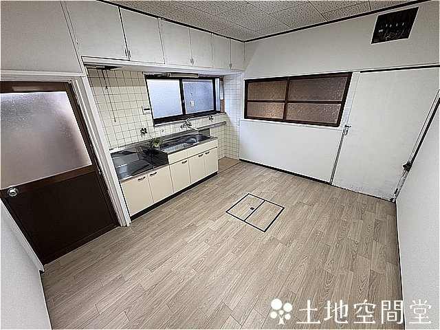 町上津役西３丁目　貸家の居間・リビング