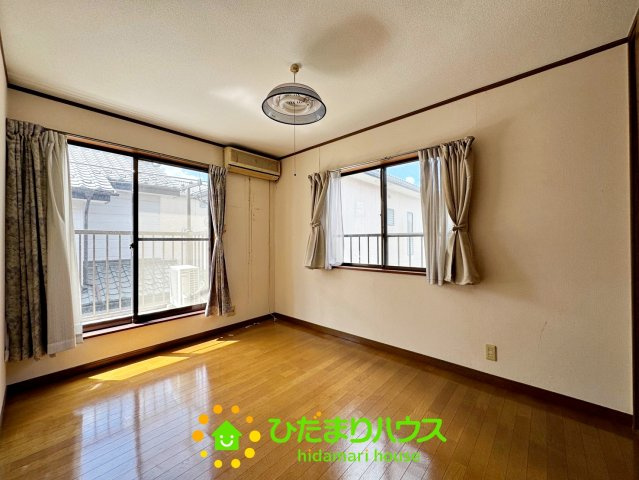 白岡市西２丁目　中古一戸建ての洋室