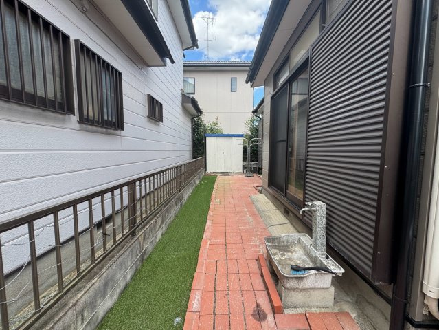 白岡市西２丁目　中古一戸建ての庭