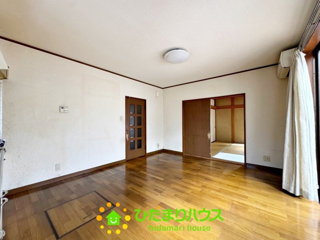 白岡市西２丁目　中古一戸建ての居間・リビング