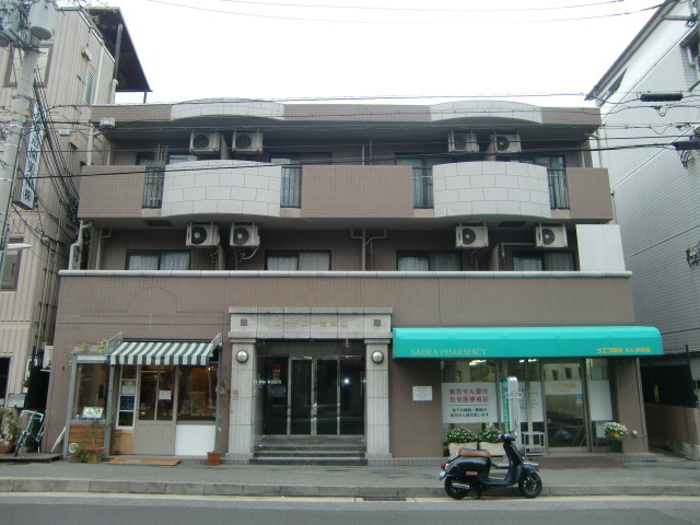 ローテローゼ本山の外観