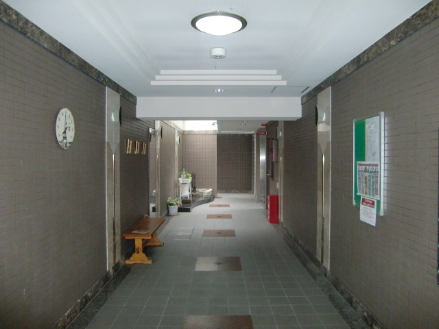 ローテローゼ本山のエントランス